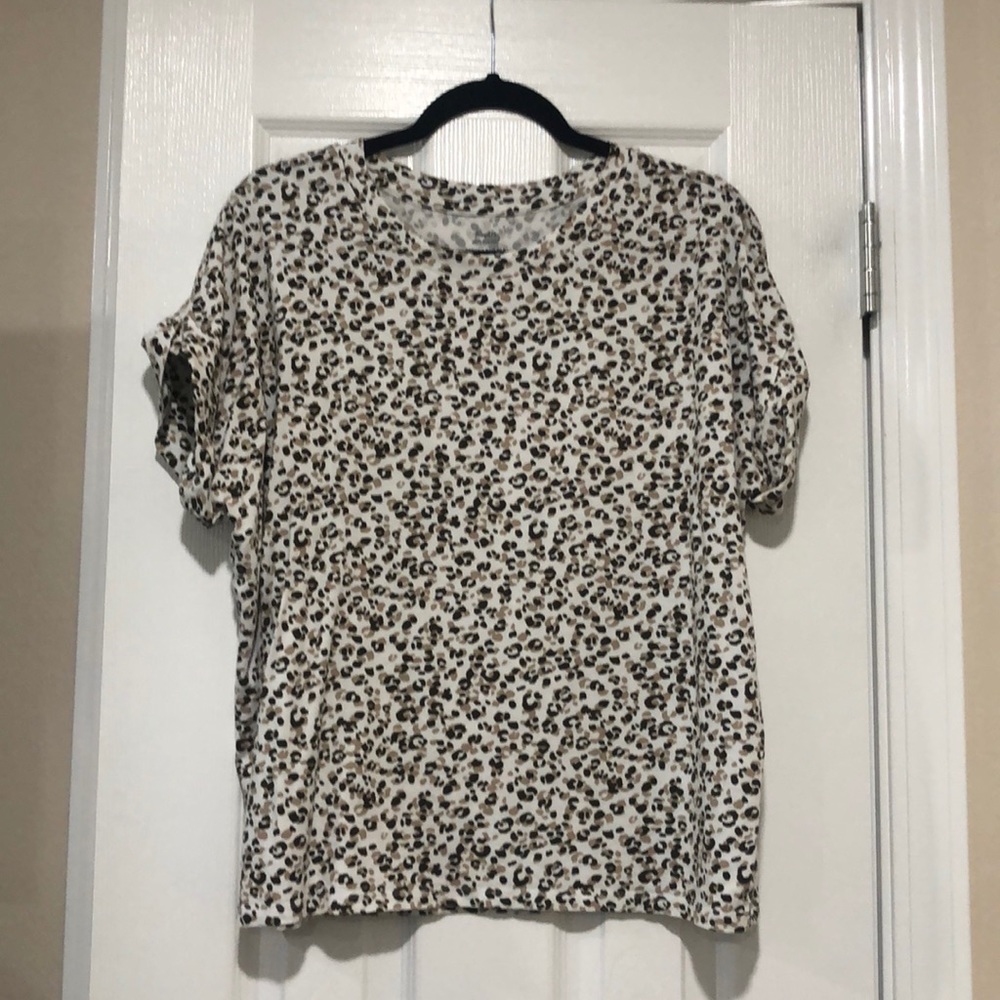 BANANA REPUBLIC Leopard Print Tee Size M